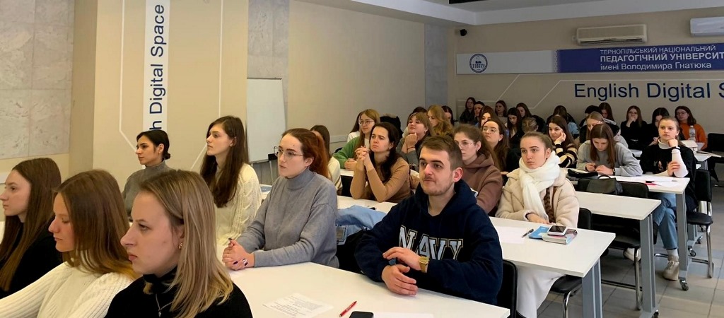 Наукова академія україністики, зарубіжної філології та соціальних комунікацій