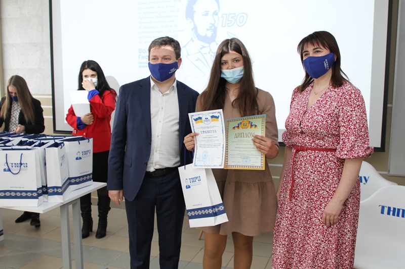 У ТНПУ відзначили переможців обласного літературного конкурсу, присвяченого 150-річчю від дня народження Володимира Гнатюка у ТНПУ 