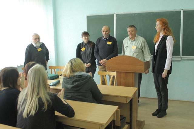 Представники федерації провели презентацію своєї організації та стажувань для студентів та викладачів факультету іноземних мов. Представники федерації провели презентацію своєї організації та стажувань для студентів та викладачів факультету іноземних мов.