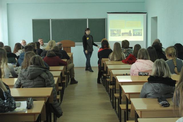 Представники федерації провели презентацію своєї організації та стажувань для студентів та викладачів факультету іноземних мов. Представники федерації провели презентацію своєї організації та стажувань для студентів та викладачів факультету іноземних мов.