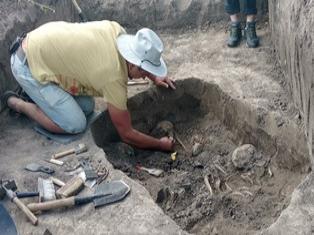 ЗМІ про нас. На Шумщині археологи розкопали поховання Комарівської культури (ВІДЕО) (ФОТО)