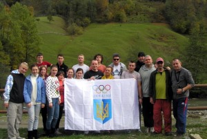 Прапор Національного Олімпійського комітету України на найвищих вершинах України