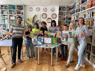 «Books for the Ukrainian Kids»: благодійна акція доцента ТНПУ  (ФОТО)