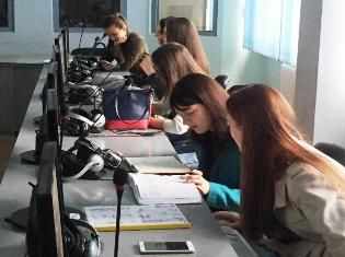 Студентам-перекладачам ТНПУ ім.В.Гнатюка   організували тренінг для підготовки   до Міжнародного інвестиційного форуму   «Тернопільщина INVEST-2018» (ФОТО)