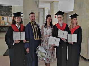 Перші бакалаври-аналітики отримали дипломи