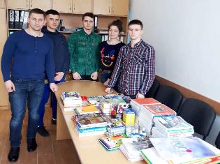 Студенти ТНПУ ім.В.Гнатюка   підтримали проект «Діти єднають Україну» (ФОТО)
