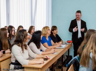 В ТНПУ ім.В.Гнатюка відбулася презентація студентських програм DAAD (ФОТО) В ТНПУ ім.В.Гнатюка відбулася презентація студентських програм DAAD (ФОТО)