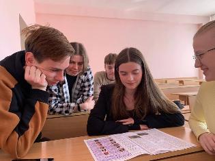 У ТНПУ студенти-третьокурсники презентували газету «Думкопис»