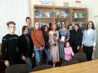 Студенти-туристи географічного факультету ТНПУ побували на презентації у Тернопільській обласній науковіій бібліотеці (ФОТО)