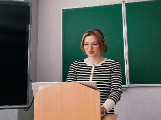 Аспірантка ТНПУ Юлія Нагорна прочитала першу лекцію (ФОТО)