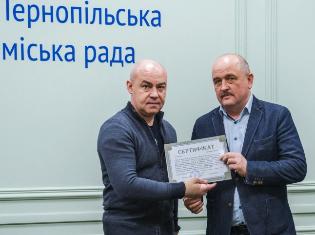 ЗМІ про нас  Міський голова Тернополя передав грошовий сертифікат ТНПУ за перемогу Конкурсу інноваційних проєктів нацбезпеки
