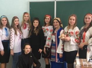 На факультеті філології і журналістики шанують українські народні звичаї та традиції