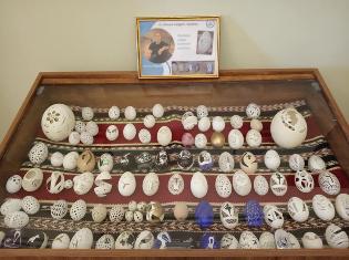 У Збаразькому замку відкрилася Великодня виставка професора ТНПУ ім.В.Гнатюка "Ажурна різьба по яєчній шкарлупі"  (ФОТО)