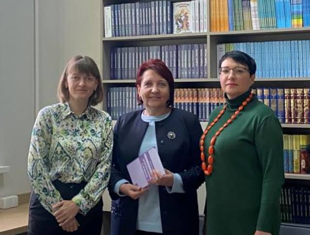 Висловлюємо щиру подяку адміністрації ліцею, зокрема заступнику директора з виховної роботи Колодій Аллі Романівні.jpg