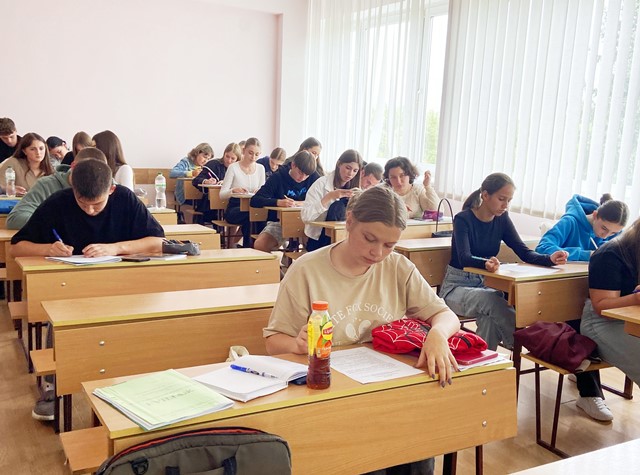 Учасники зустрічі.JPG