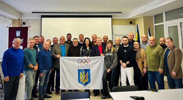 Олімпійський прапор єднає