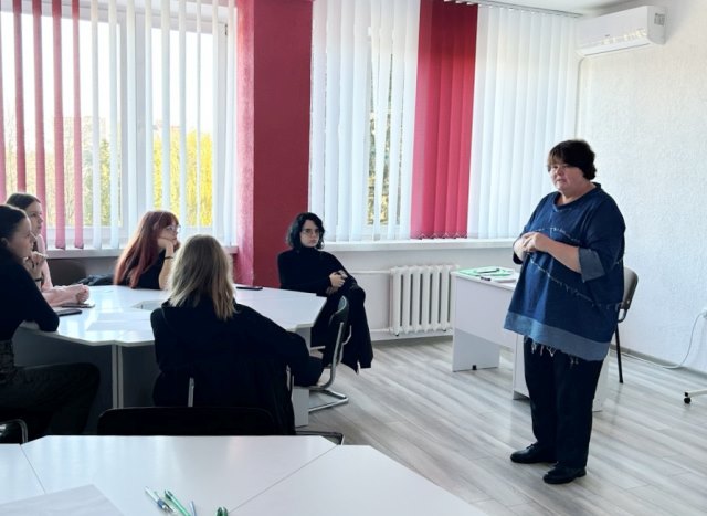 Тренінг з української мови з Олесею Тєлєжкіною