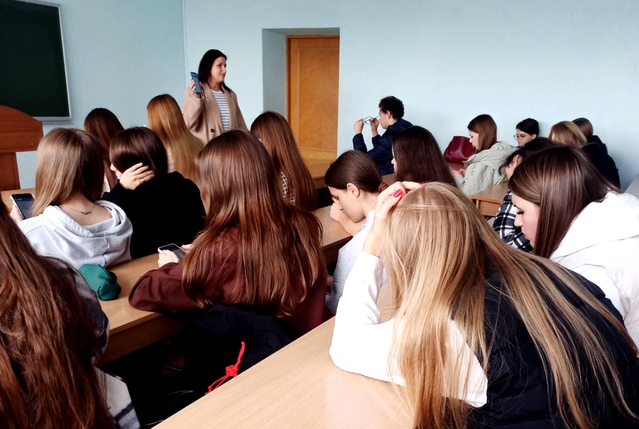 Гарант демонструє освітню програму Англійсько-український переклад на сайті ТНПУ.jpg