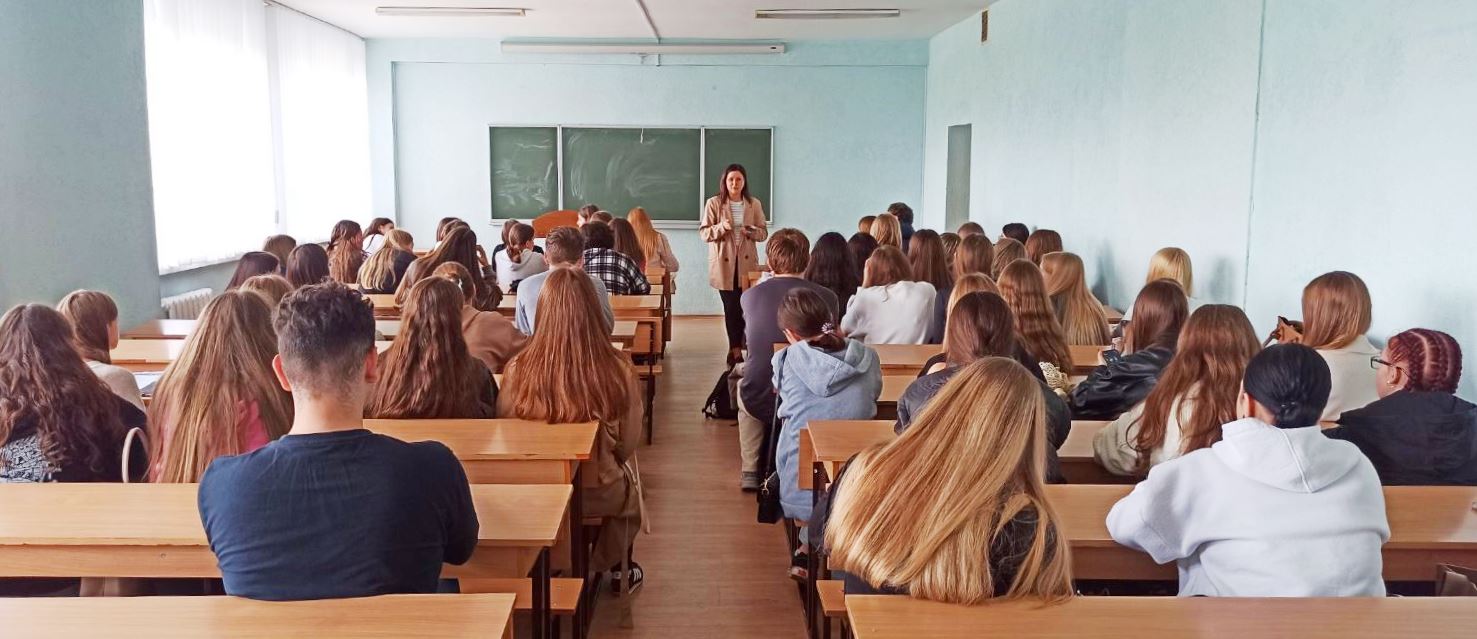 Мар'яна Караневич знайомить здобувачів освіти з принципами академічної доброчесності 