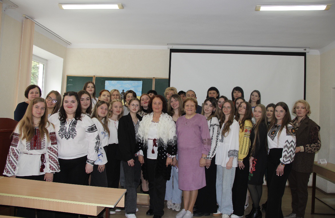  Учасники свята з викладачами