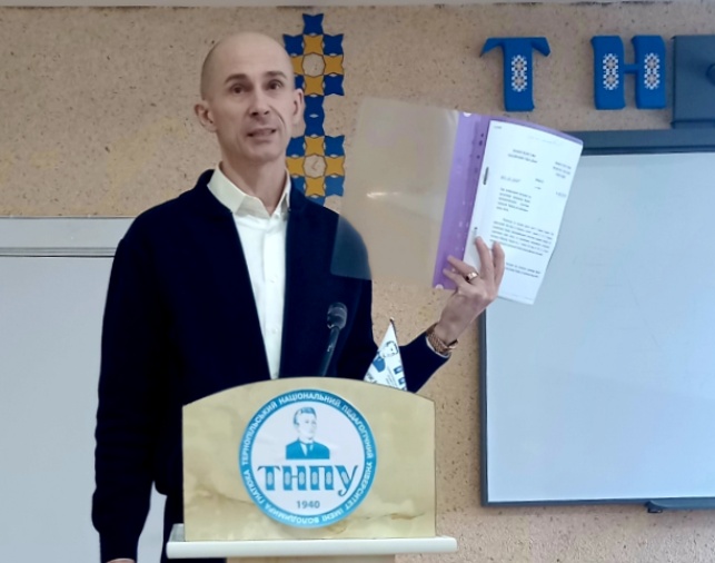  Доповідає Богдан Заблоцький