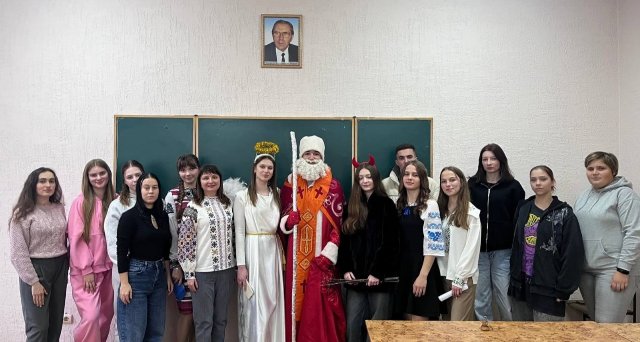  Святий Миколай завітав зі святковою програмою на кафедру соціальної роботи та соціальної педагогіки