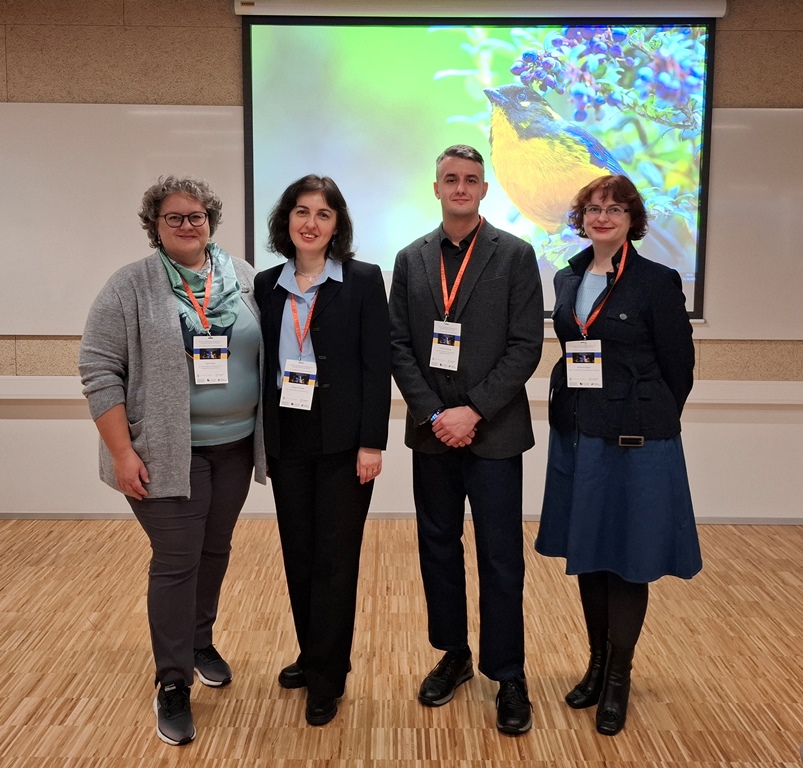   З учасницями панельної дискусії – д.ф.н., проф. Оленою Галетою (голова), к.ф.н., доц. Мар’яною Гірняк, д.ф.н., проф. Сніжаною Жигун).jpg