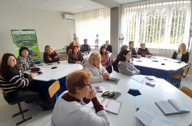 Учасники круглого столу з питань  реалізації ДФЗО на хіміко-біологічному факультеті.jpg