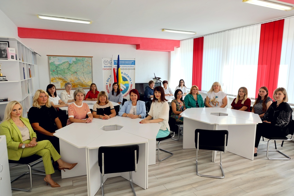 Кафедра української мови та славістики Кафедра української мови та славістики