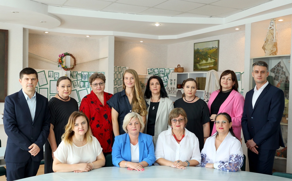 Кафедра української та зарубіжної літератур і методик їх навчання