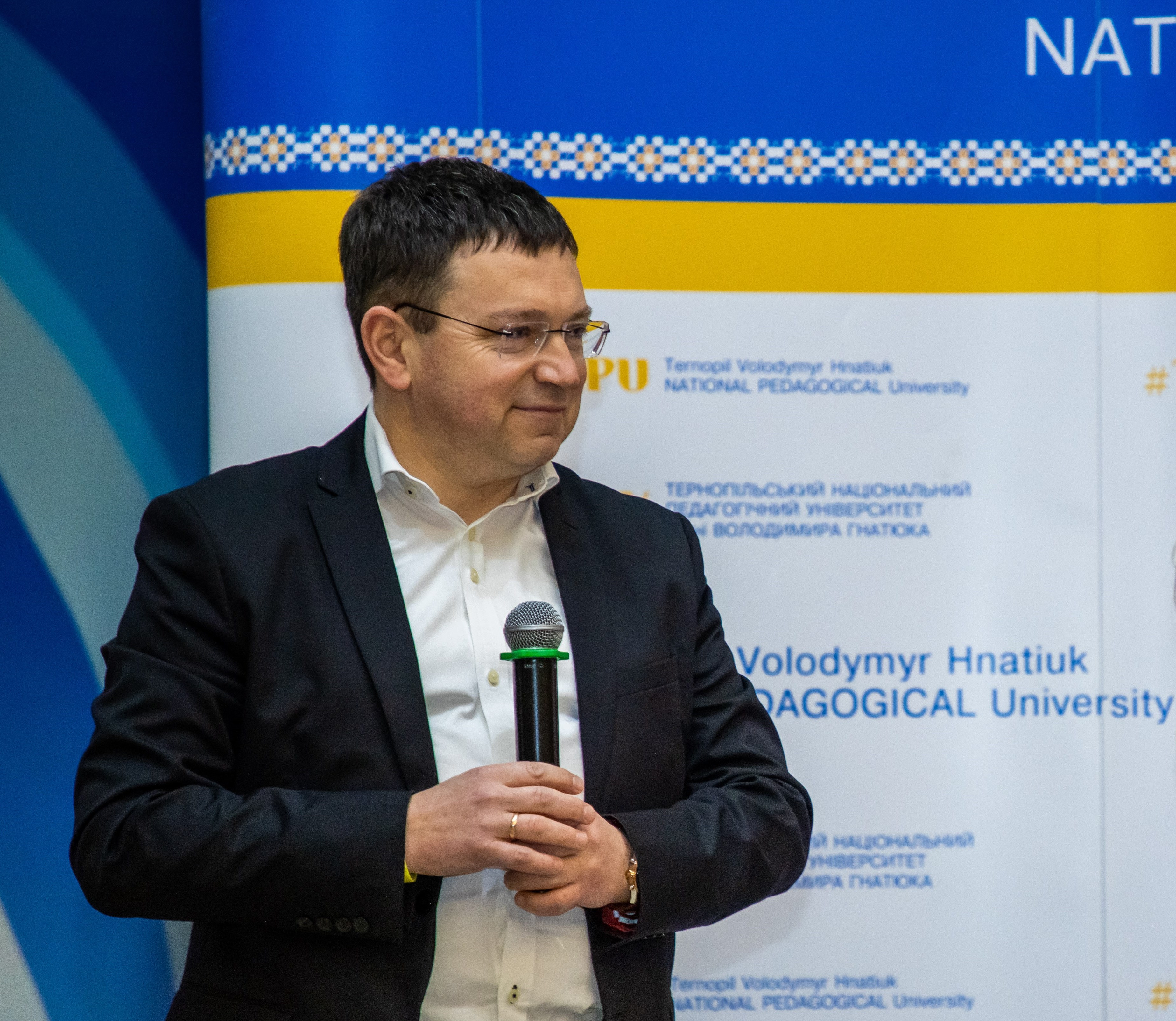 Проф.Богдан Буяк привітав учасників засідання