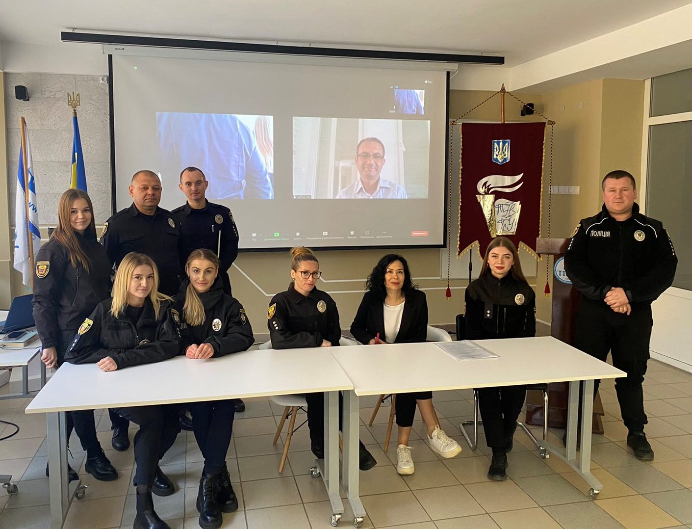 Задоволені співпрацею