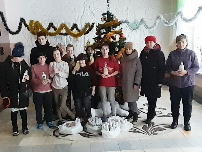 Студенти факультету філології і журналістики у Петриківському обласному комунальному дитячому будинку-інтернаті