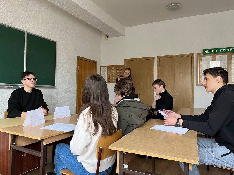 День з життя групи Ж-14, у якій навчається Діана