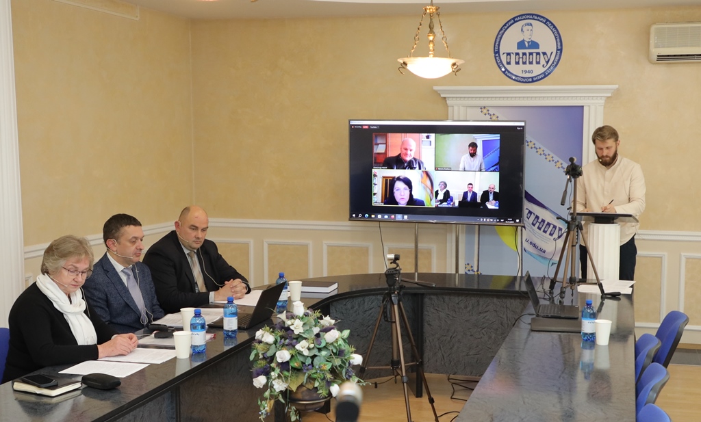 Вітаємо Ковбасу Василя Михайловича з успішним захистом дисертації 