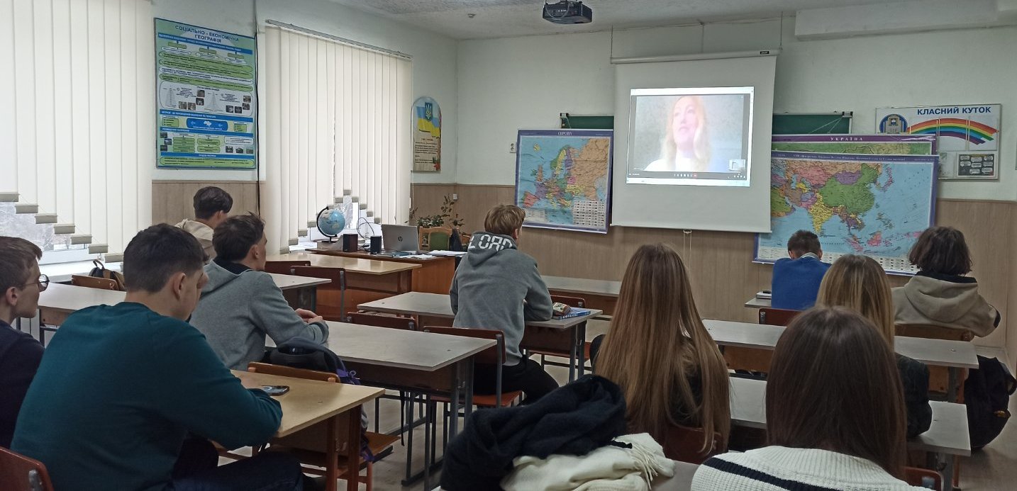 Учні цікавляться можливостями майбутнього працевлаштування Учні цікавляться можливостями майбутнього працевлаштування