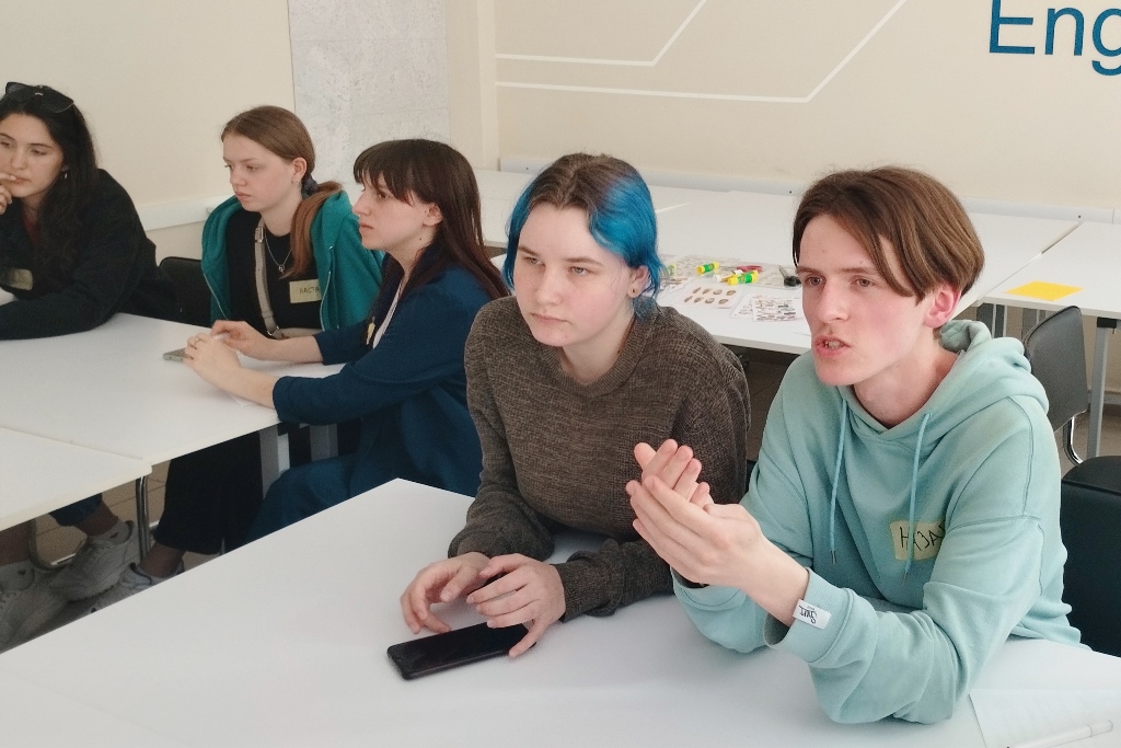 Розвінчування фейків - проведення інтелектуальної гри НотаЄнота