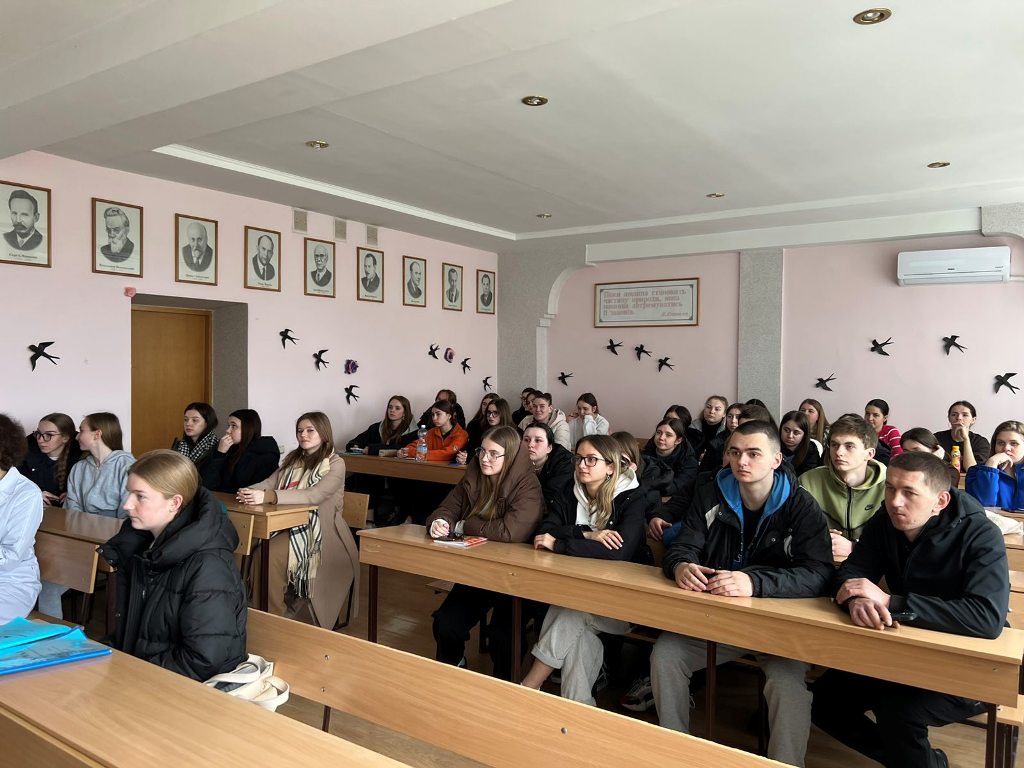 Студенти хіміко-біологічного факультету 1–3 курсів бакалаврського рівня вищої освіти Студенти хіміко-біологічного факультету 1–3 курсів бакалаврського рівня вищої освіти