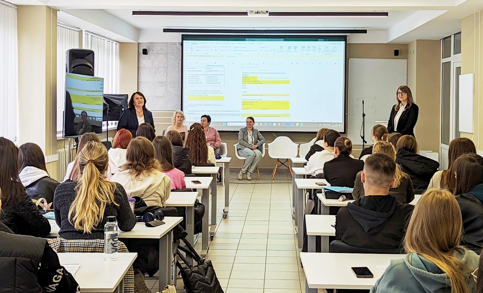   Практичні поради з працевлаштування від фахівців центру зайнятості.jpg