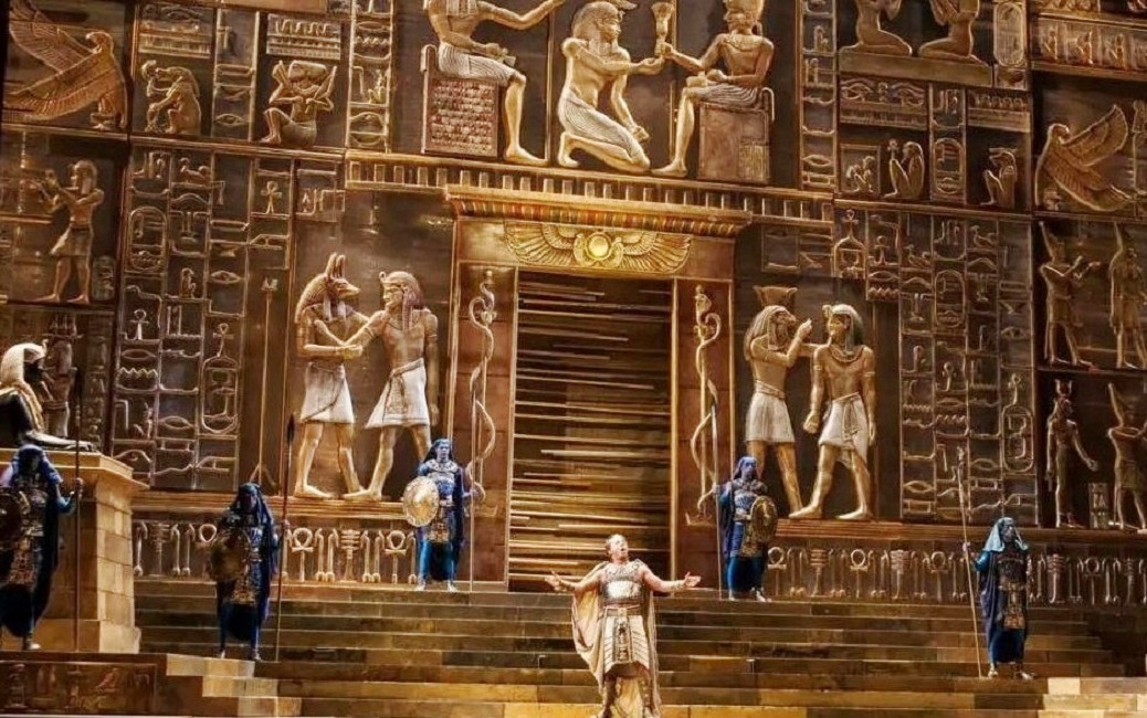   4. Сцена з опери Джузеппе Верді «Аїда».jpg