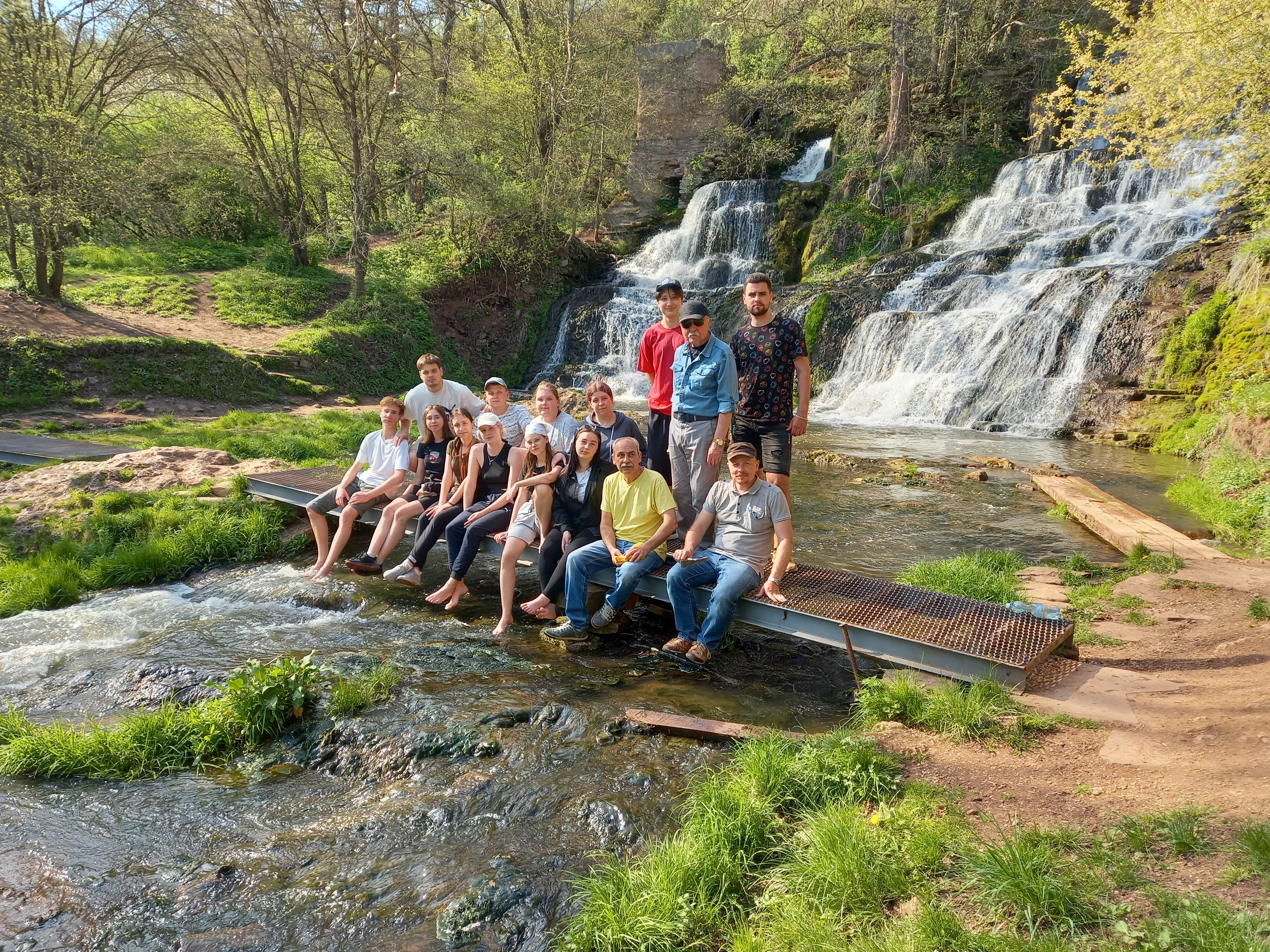 На Джуринському водоспаді.jpg
