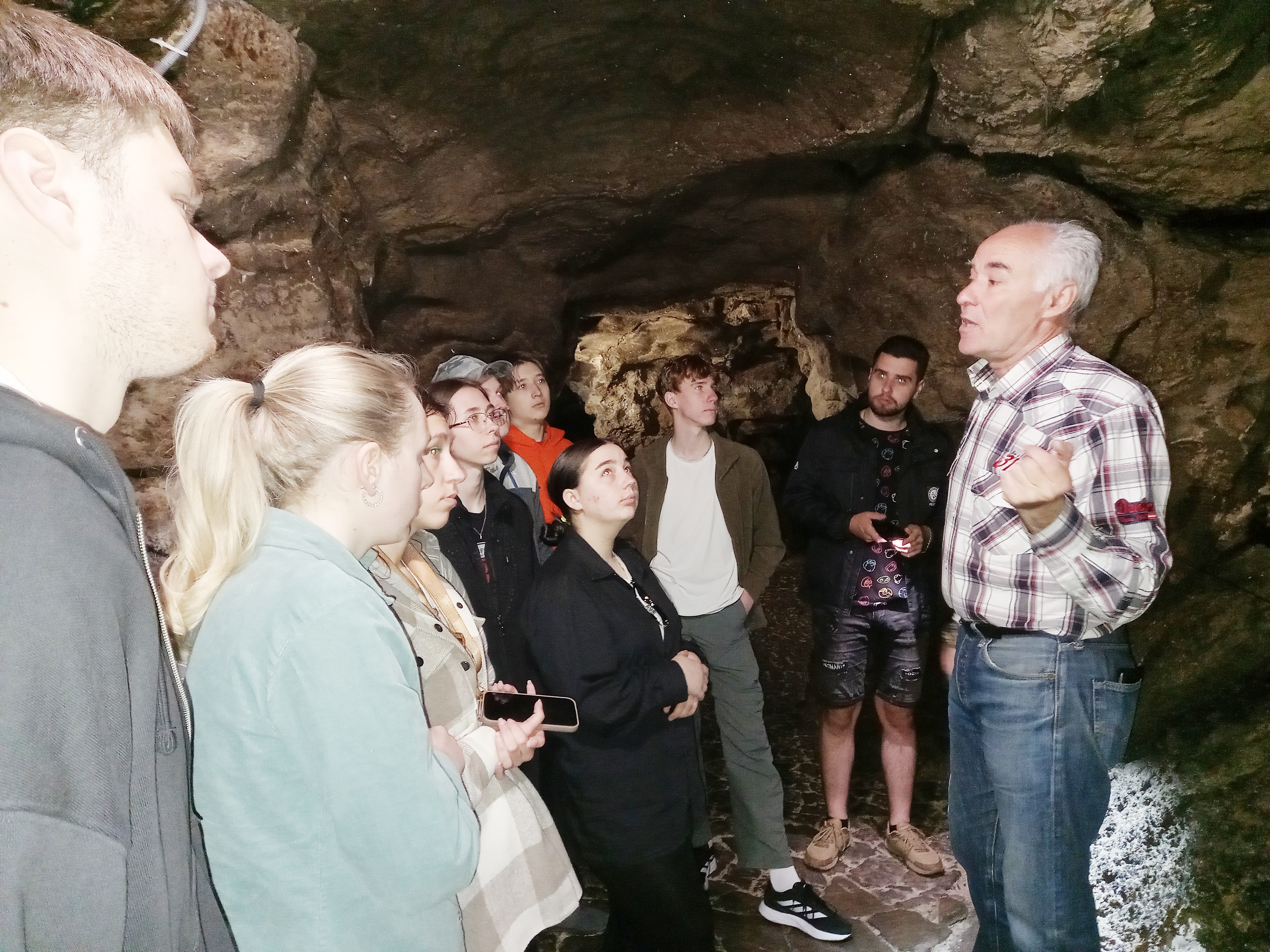  На екскурсії у печері Вертеба.jpg