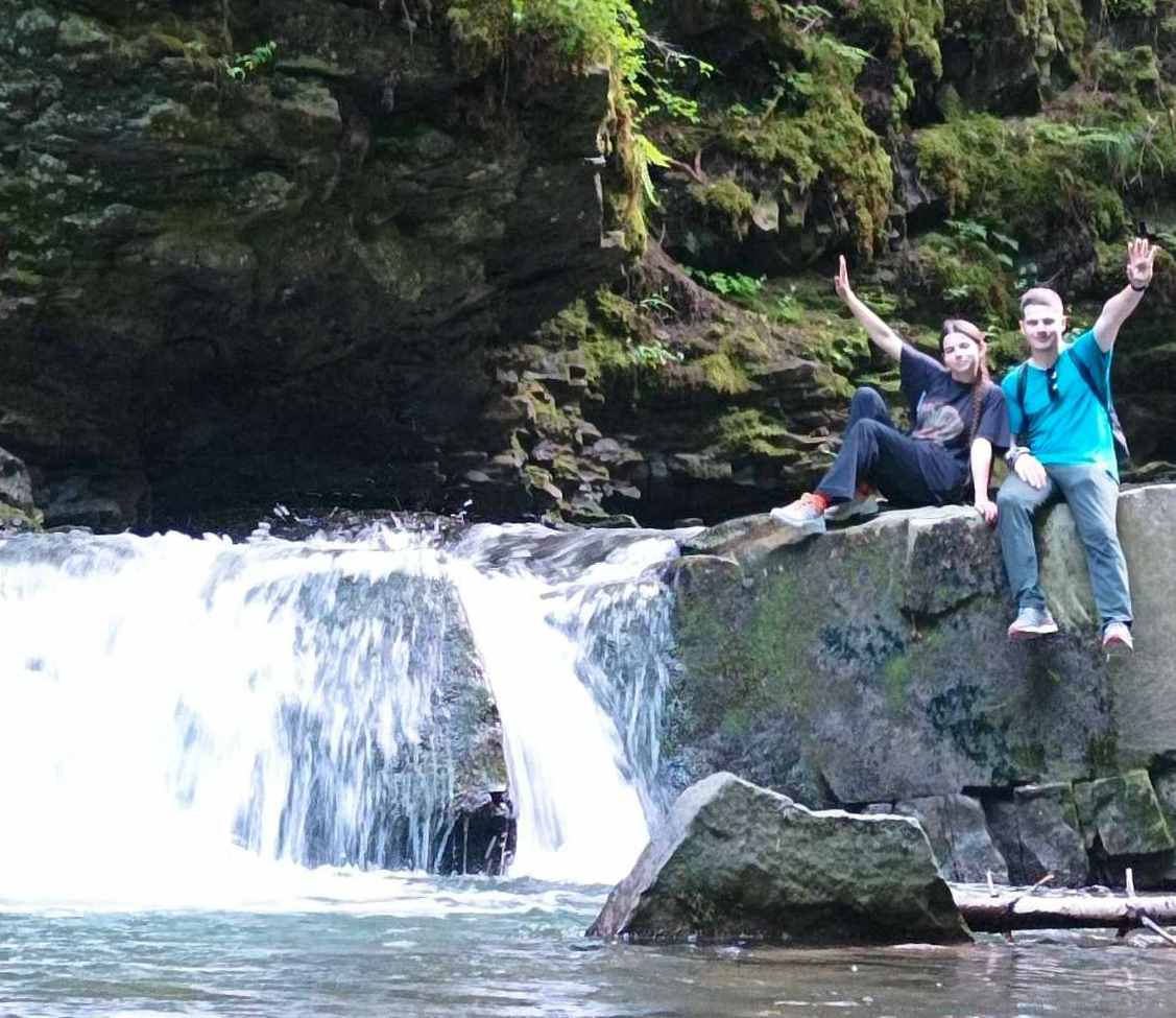  Водоспад Дівочі сльози на р. Жонка.jpg