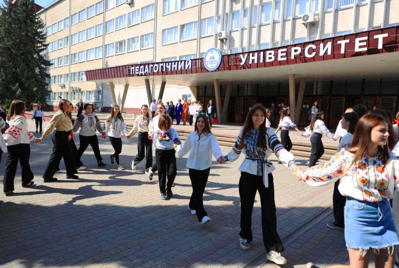  У ТНПУ лунає гаївка