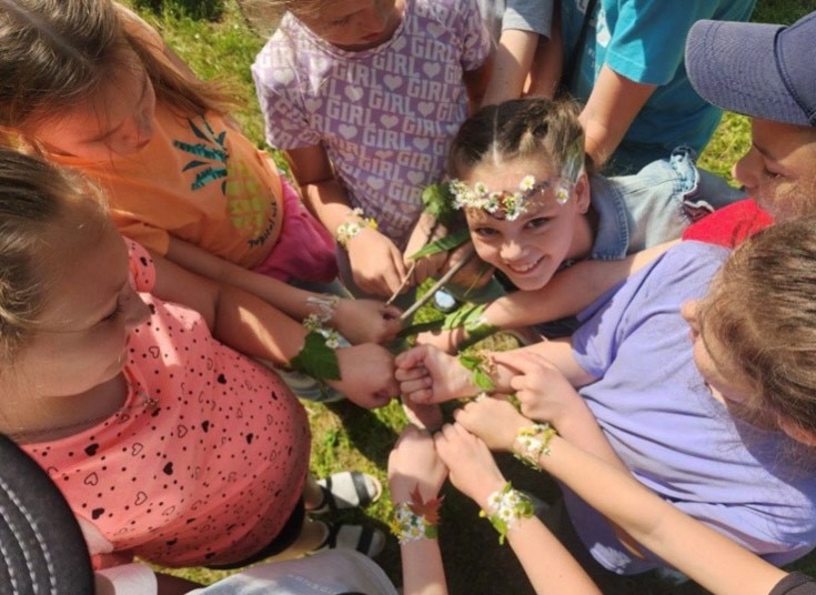 Творчість на природі. Майстер-клас з квітів.