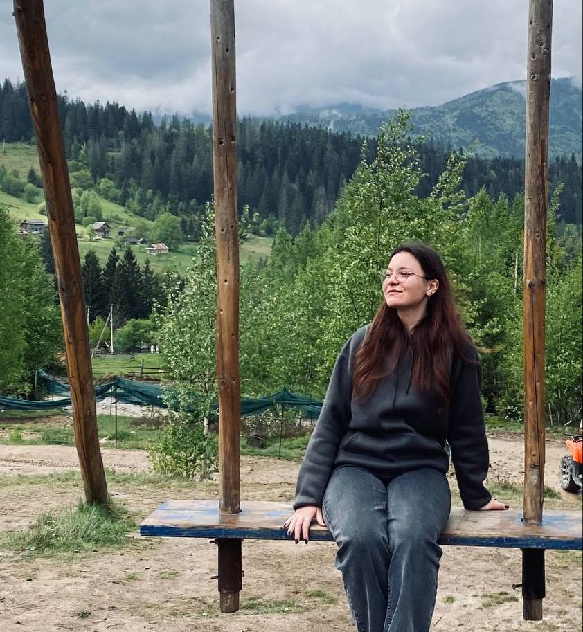 На Карпатській гойдалці