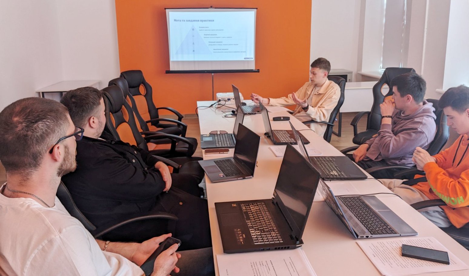   Презентація матеріалів виробничої практики Іваном Грицаєм.jpg