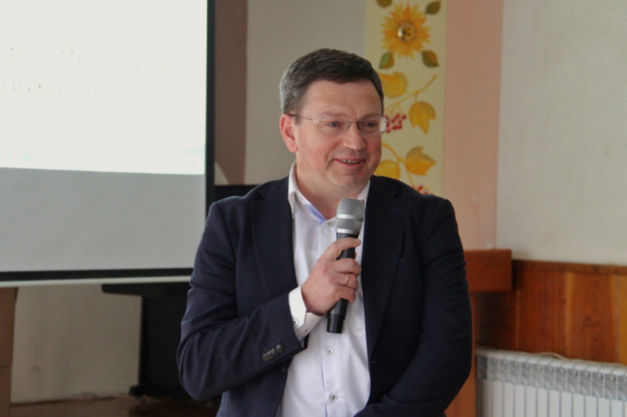 Момент промови професора, ректора ТНПУ Богдана Буяка