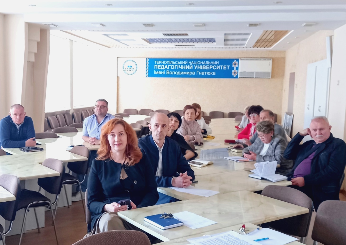 В процесі засідання.jpg