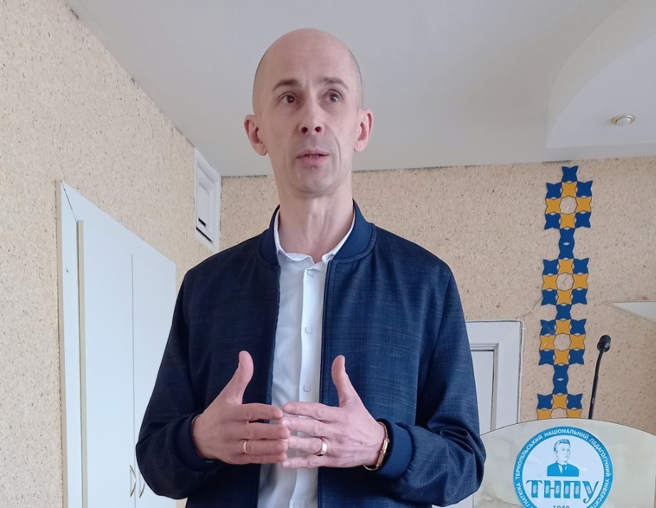   В.о. керівника навчально-наукового центру організації освітнього процесу  Богдан Заблоцький.jpg